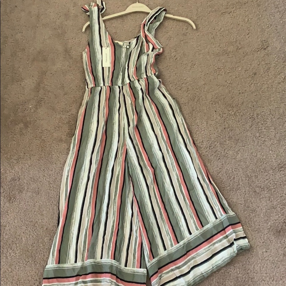 NWT- Francesca’s Jumpsuit!